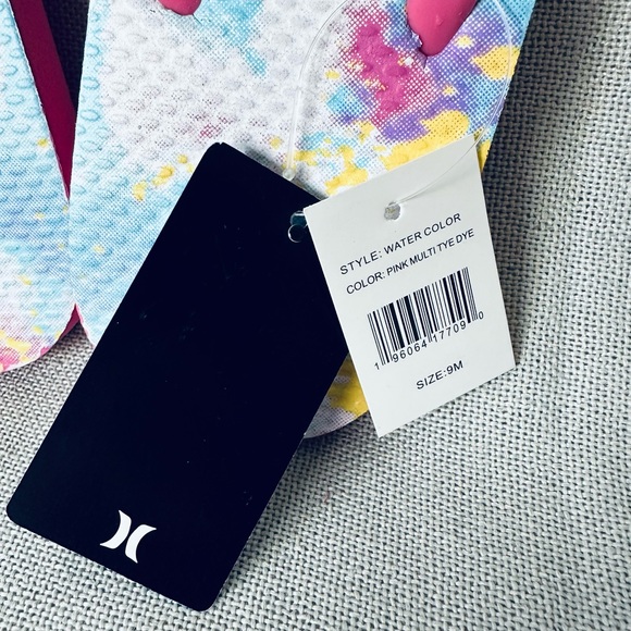 Hurley Tie Dye Flip Flops Sandals - Picture 3 of 4